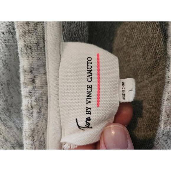 Two by Vince Camuto Large Heathered Grey short sleeve mixed media sweatshirt - Picture 3 of 4